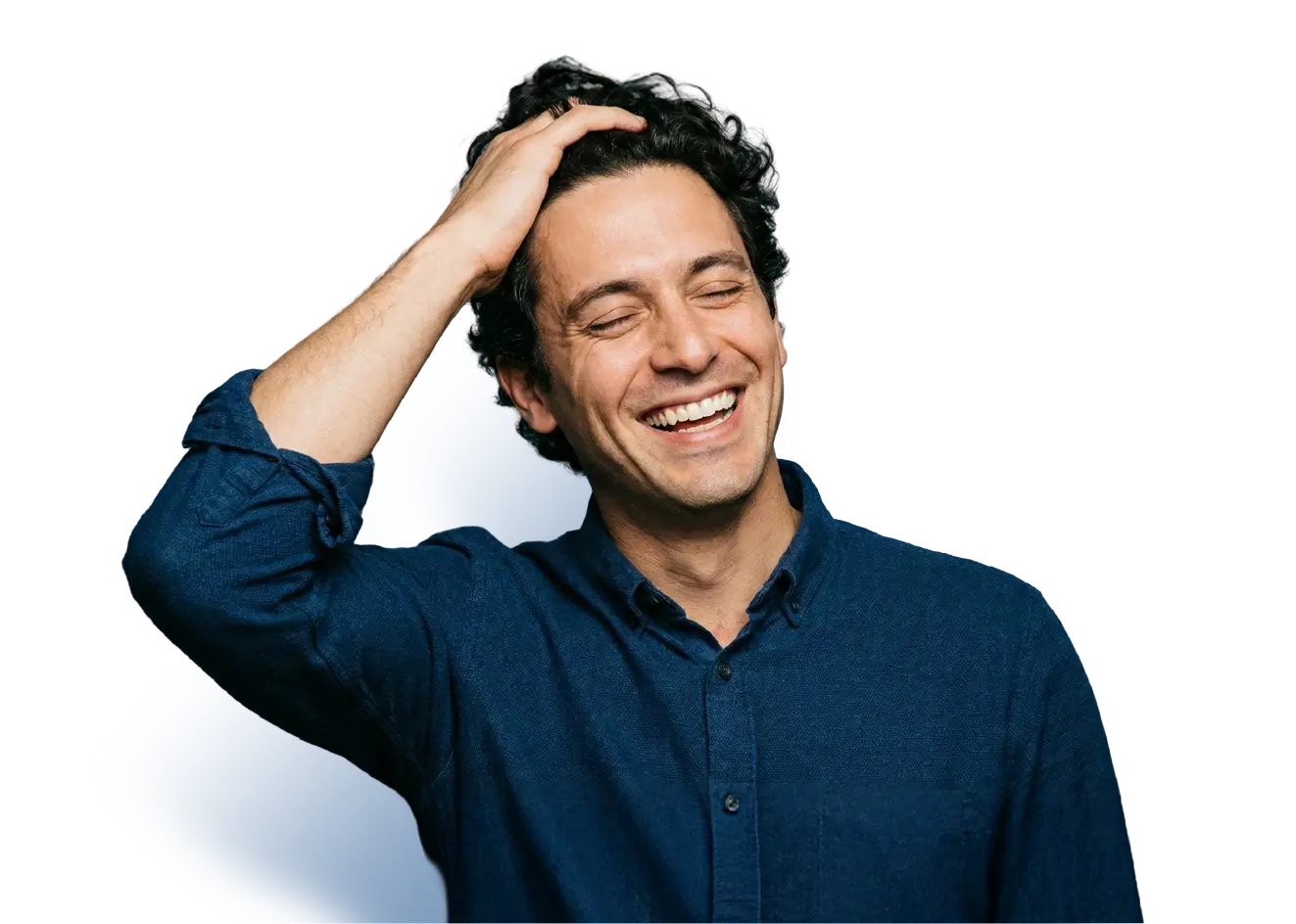 Paciente satisfecho con resultados del tratamiento capilar Boe